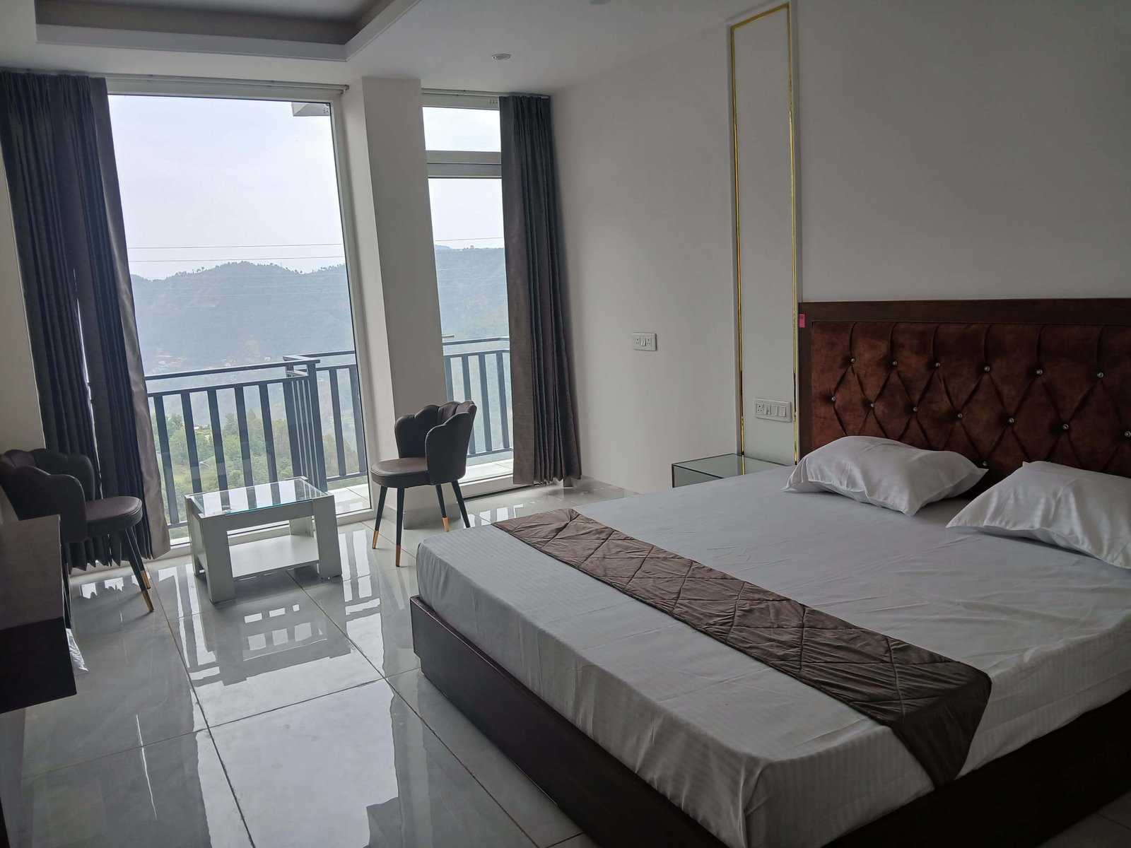 Deluxe Room - Mountain View at Shandil's Inn, Shoghi Shimla